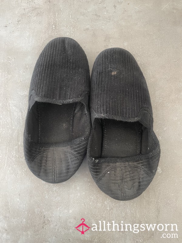 Size  42 Well Worn Smells Like 🔥