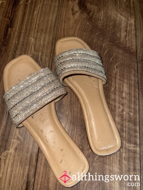 Gold Holiday Slippers ✨👣