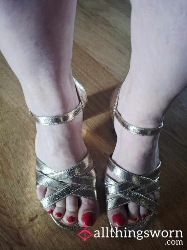 Gold Party 🥳 Heels 👠