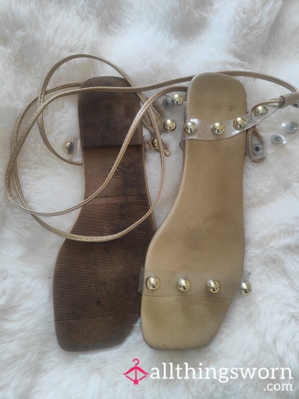Gold Sandals 👠💋