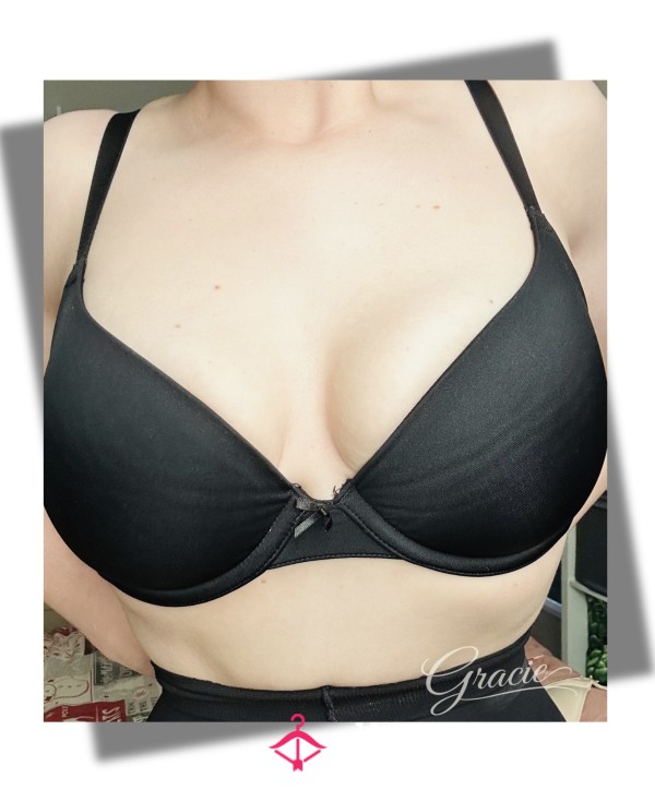 Gracie’s Gorgeous Black Bra 🖤