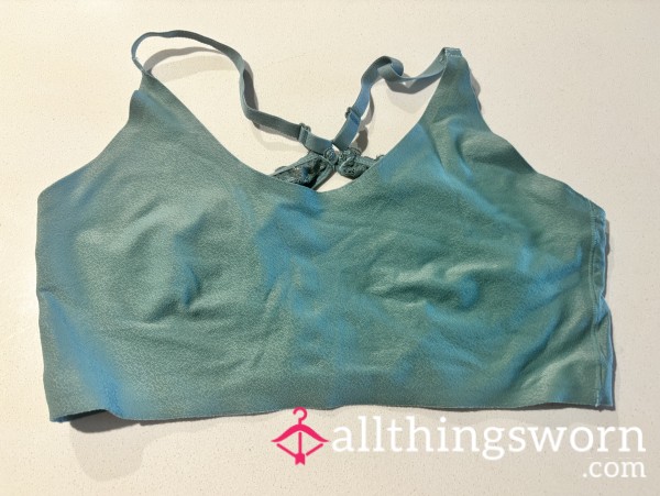 Gorgeous Green Sports Bra With Lace Back