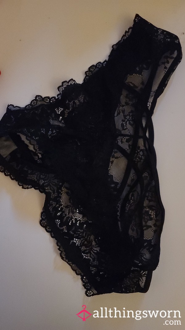 Gorgeous Black Lace Crisscross