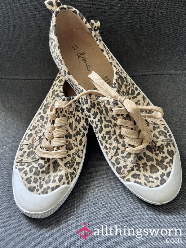BIG FEET Dirty/smelly Gorgeous Women’s 11 Flatty Tiger Print Shoes
