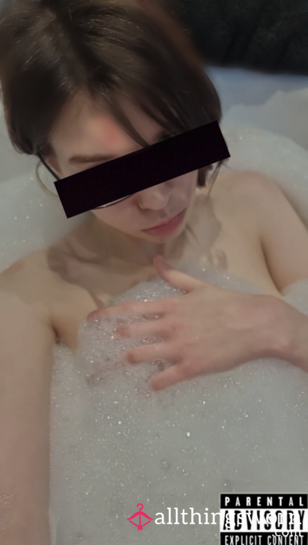 Goth Girl Debut 🖤 Bathtub Pics