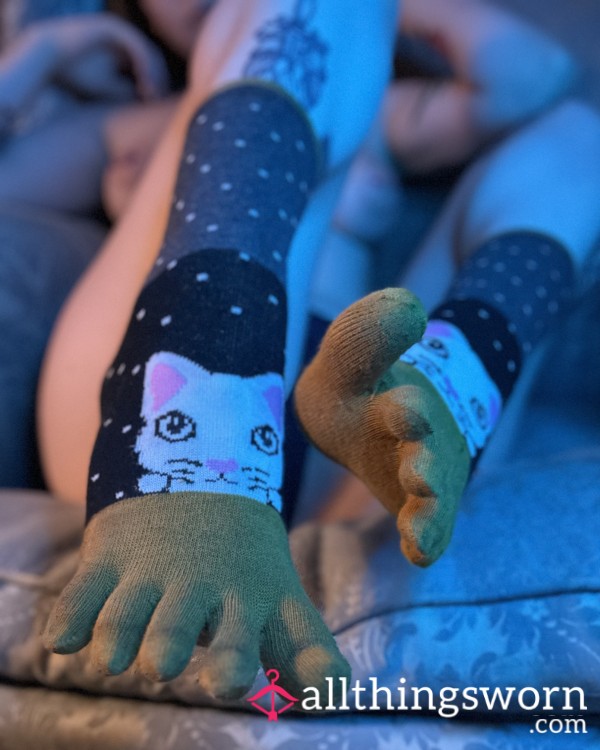 Goth Girl’s “Kitten Love” Toe Socks 🧦 💛