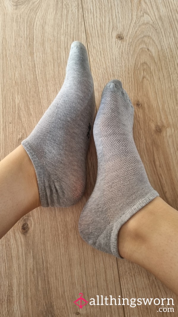 Graue Söckchen Sag Mir Wie Lang Ich Sie Für Dich Tragen Soll 😏