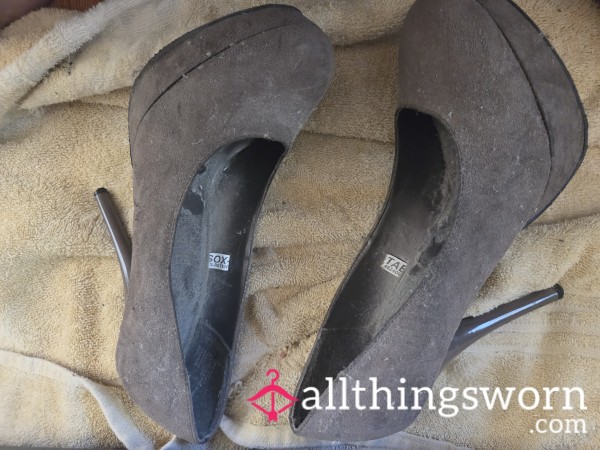 Gray High Heeled Shoes Size 9