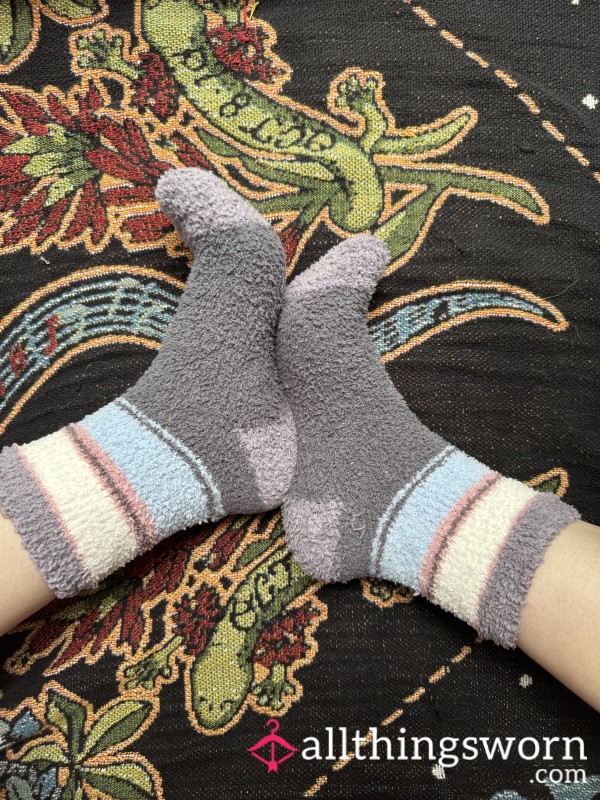 Gray Patterned Fuzzy Socks