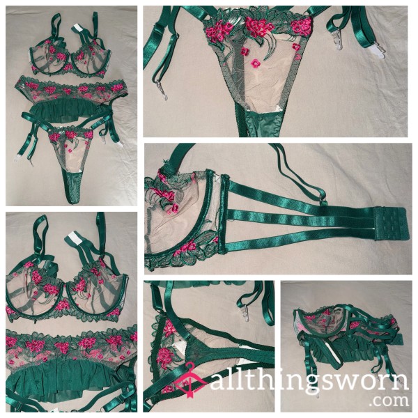 Green And Pink Lingerie 🖤 Includes Thong, Bra And Suspender Belt ✨ UK Size 14 ⛓️