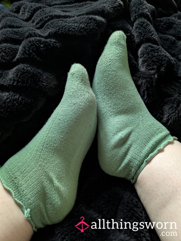 Green Frilly Ankle Socks