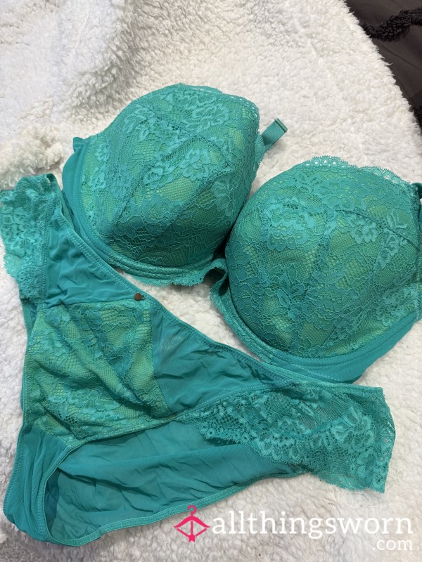 Green Lace Bra And Knicker Set