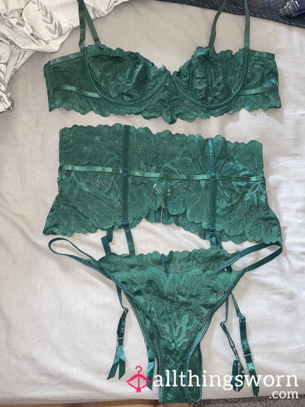 Green Three Piece Lingerie Set Uk18