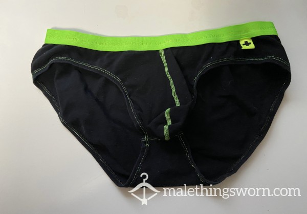 Green Waistband Regular Briefs Size XL (35-38 In / 89-96 Cm)