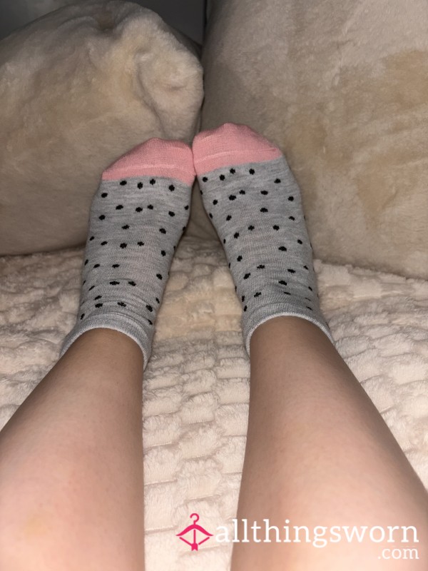 Grey Ankle Socks With Black Polkadots