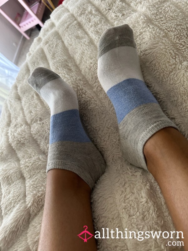 🐰 Grey, Blue, White Footsie Socks 🐰