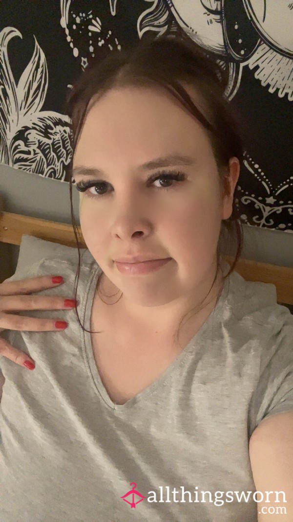 Grey Fitted Tshirt 🥰 Worn And Slept In 😍