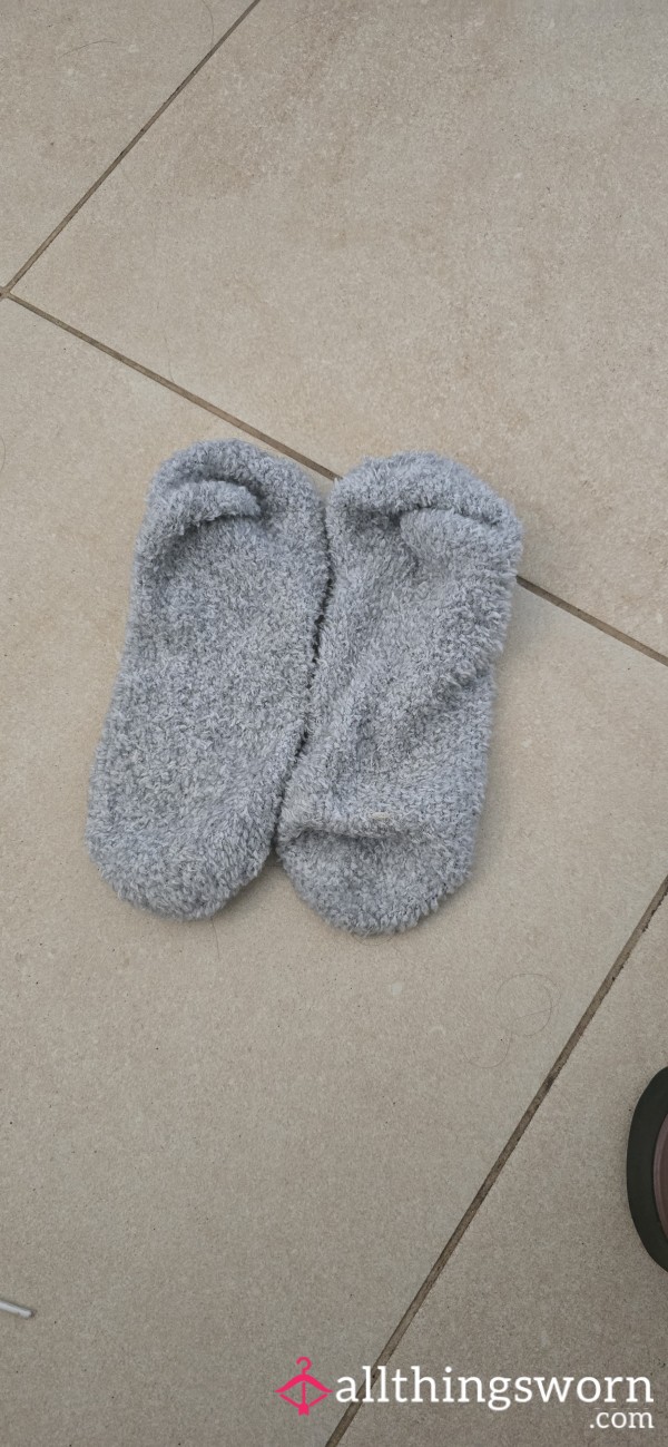 🔥 Grey Fluffy Ankle Socks – Bed-Worn On Layover 🔥