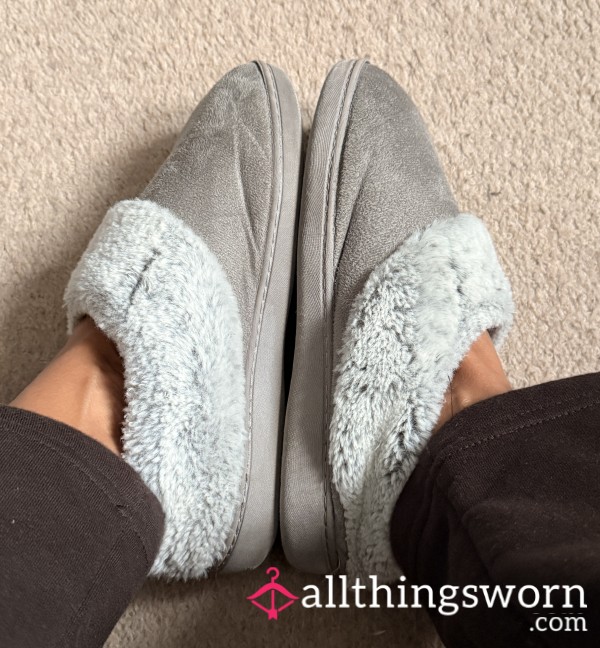 👣Grey Fluffy Slippers, Worn & Waiting👣