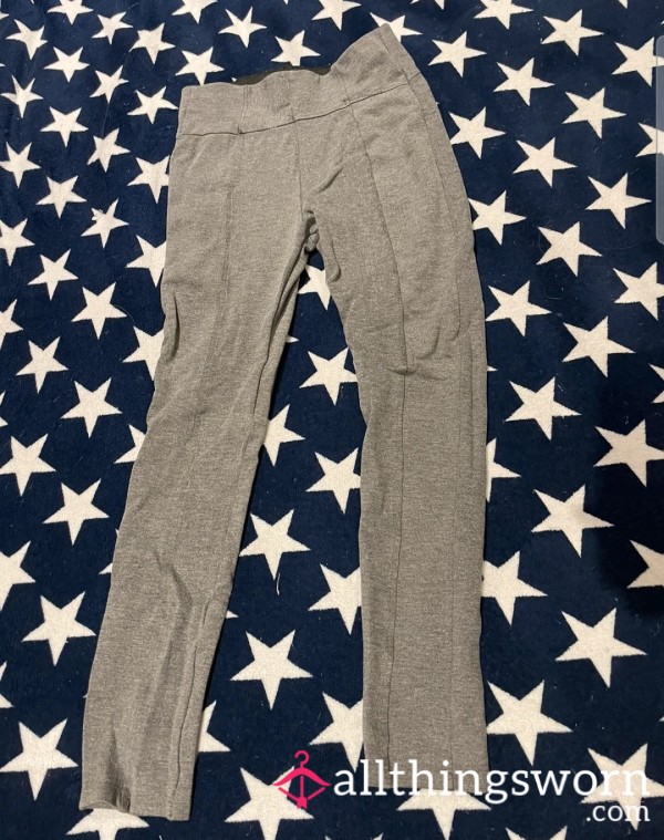 GREY LEGGINS
