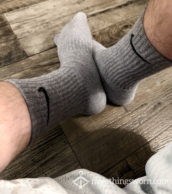 Grey Nike Socks 1-Day