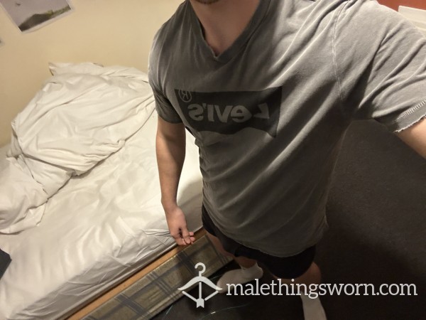 GREY OLD SWEATY GYM TOP