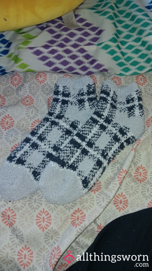 Grey Plaid Fuzzy Socks