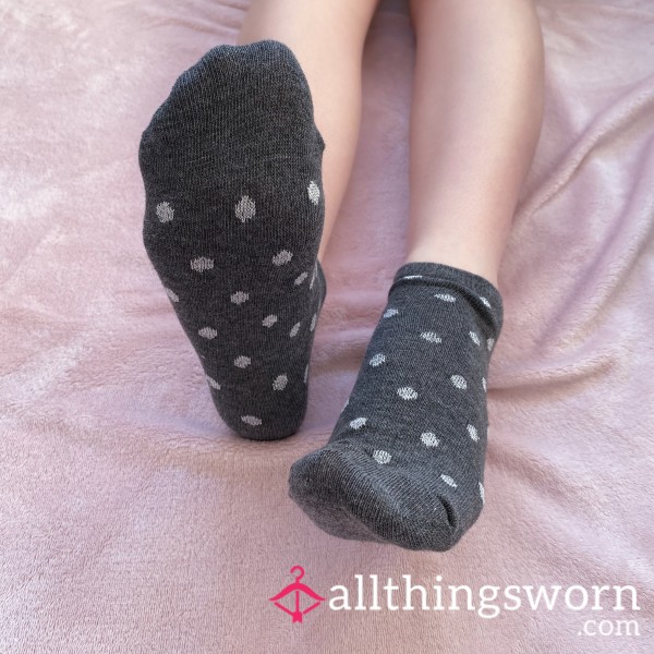 Grey Polka Dot Ankle Socks - 48hr Wear 🤍