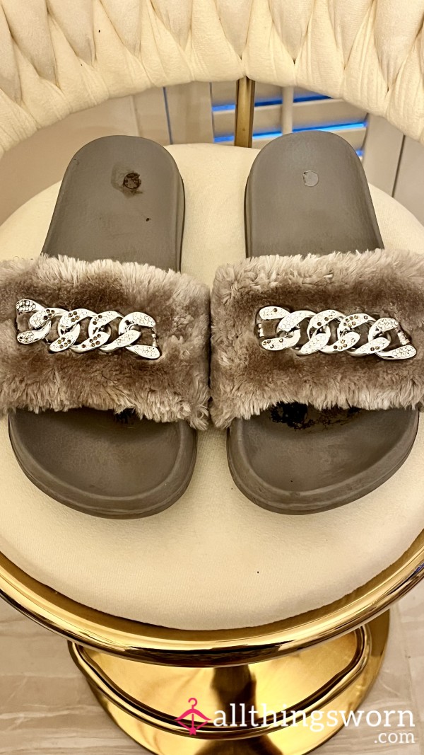 Grey Sliders Size 8