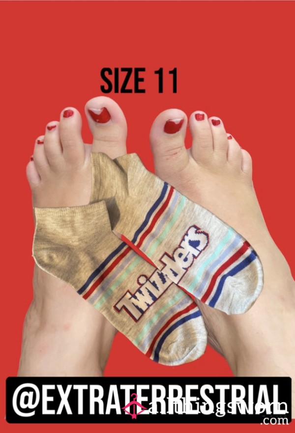 GREY STRIPED TWIZZLER SOCKS 🧦