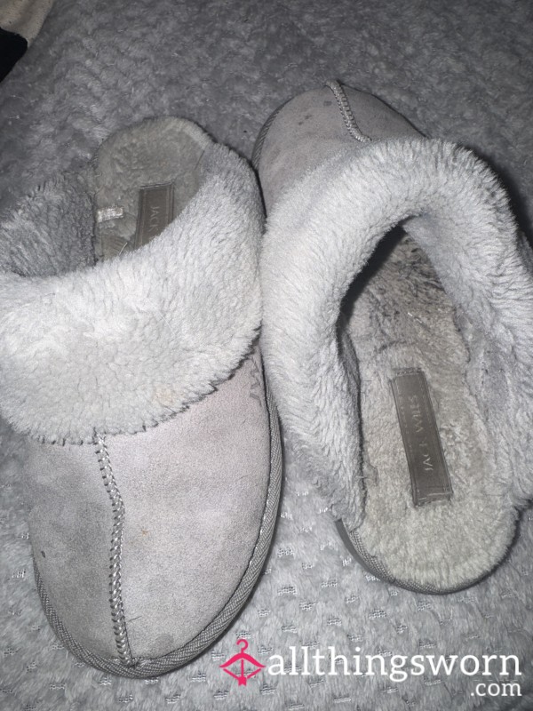 Grey Sweaty Worn Slips