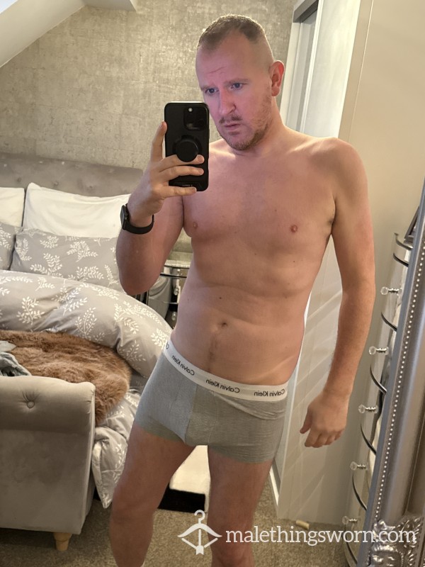 Grey / White Calvin Kleins