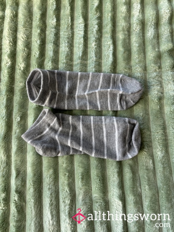 Grey & White Striped Ankle Socks