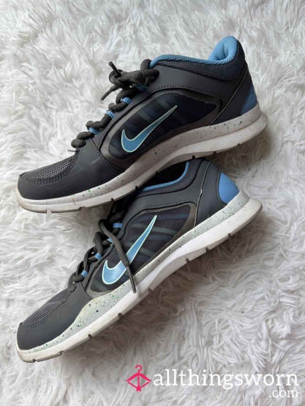 Grey/Blue Nike Sneakers