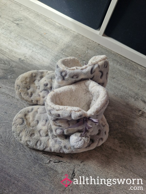 Grey/white Slipper Boots