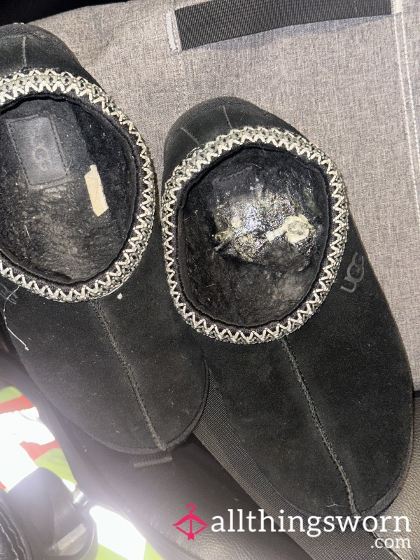 Grimey & Sticky Ugg Slippers 🖤