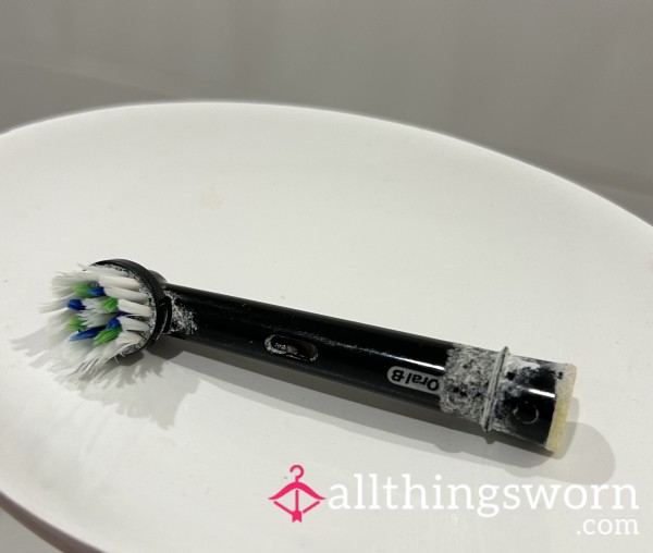 Grotty Toothbrush Head & 3 Used Floss Sticks