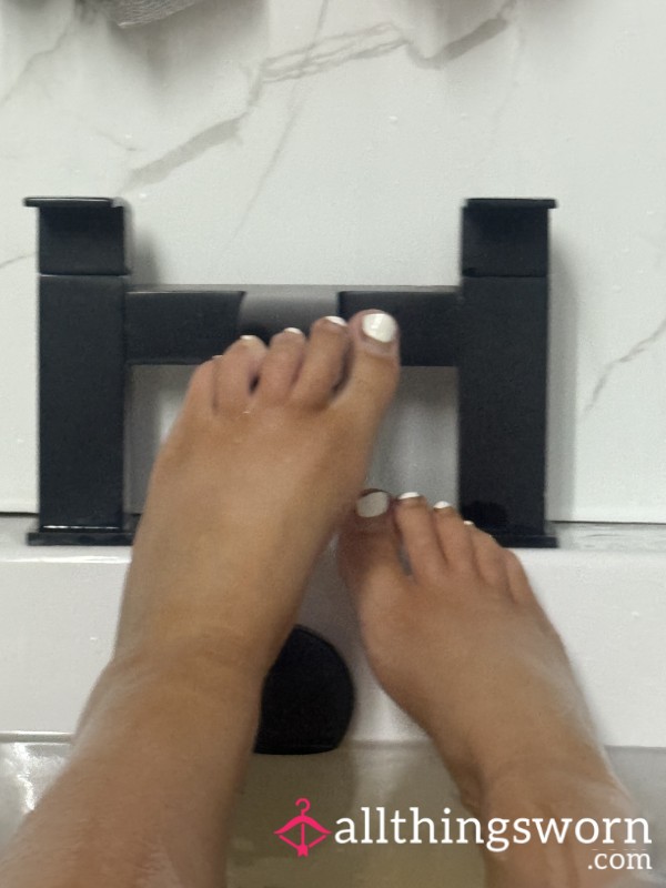 Group Of Feet Pics