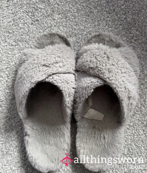 Grubby, Disgusting Well Worn Slippers 🤮