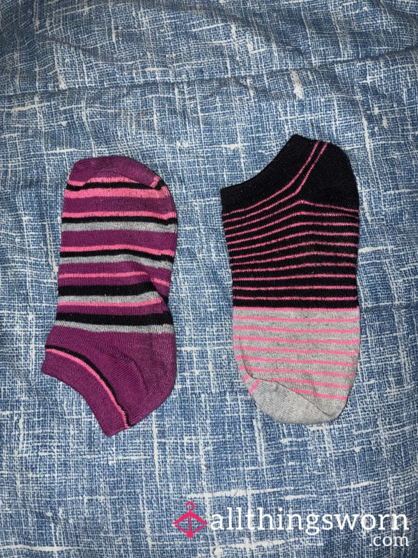 Gurty’s Stinky Mis Matched Socks🦶🏻💜