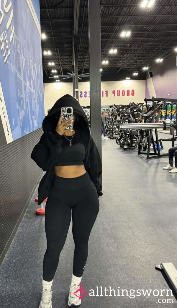 💪 Gym Clothing – Worn & Sweaty After My Workout