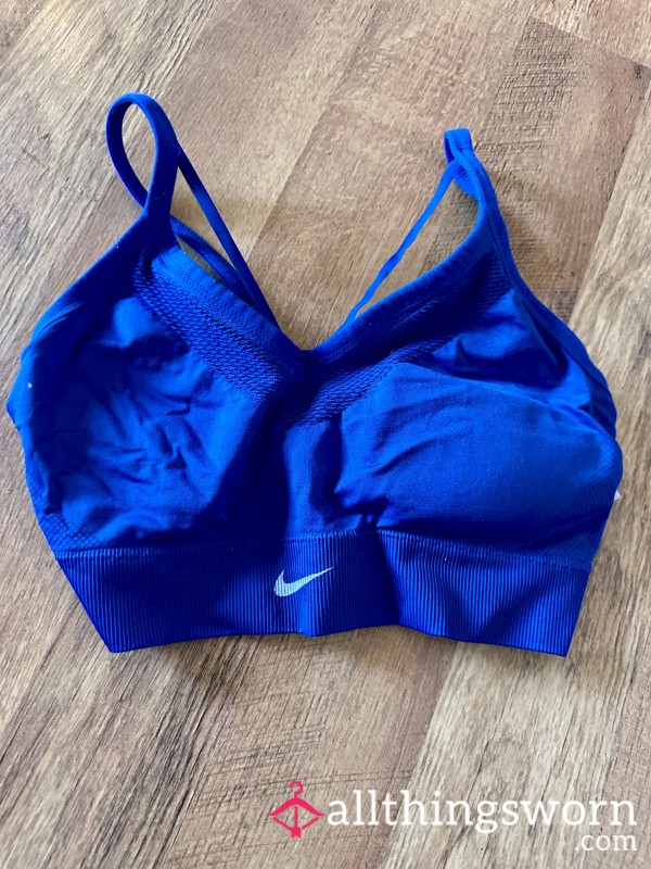 💪🏻 “Gym Crush” – Nike Sports Bra (Large, Well-Worn & Workout-Ready)