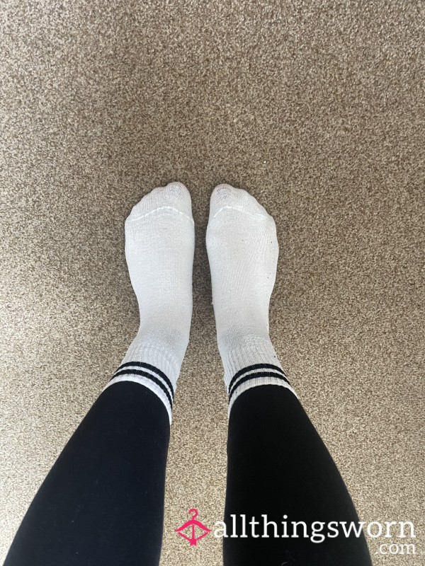 Gym Leggings And White Socks 👅💦