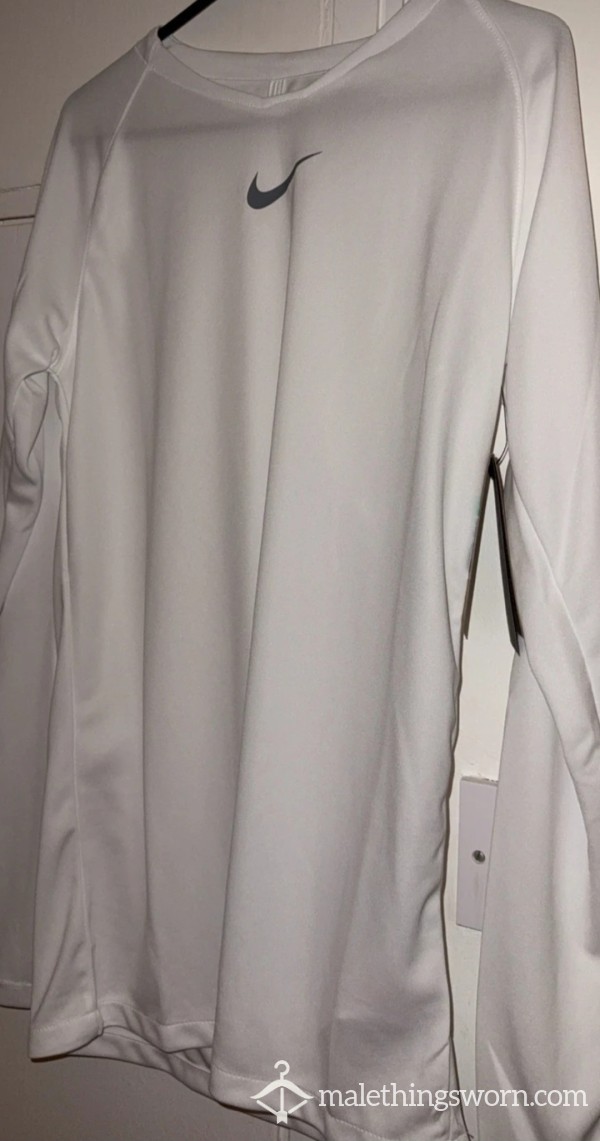 GYM Nike White First Layer