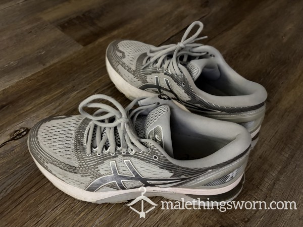 Shoes - Asics - Smelly - Size 8.5 - Gym
