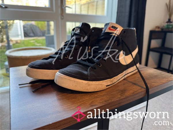 Gym Shoes / Trainers - Nike UK 6