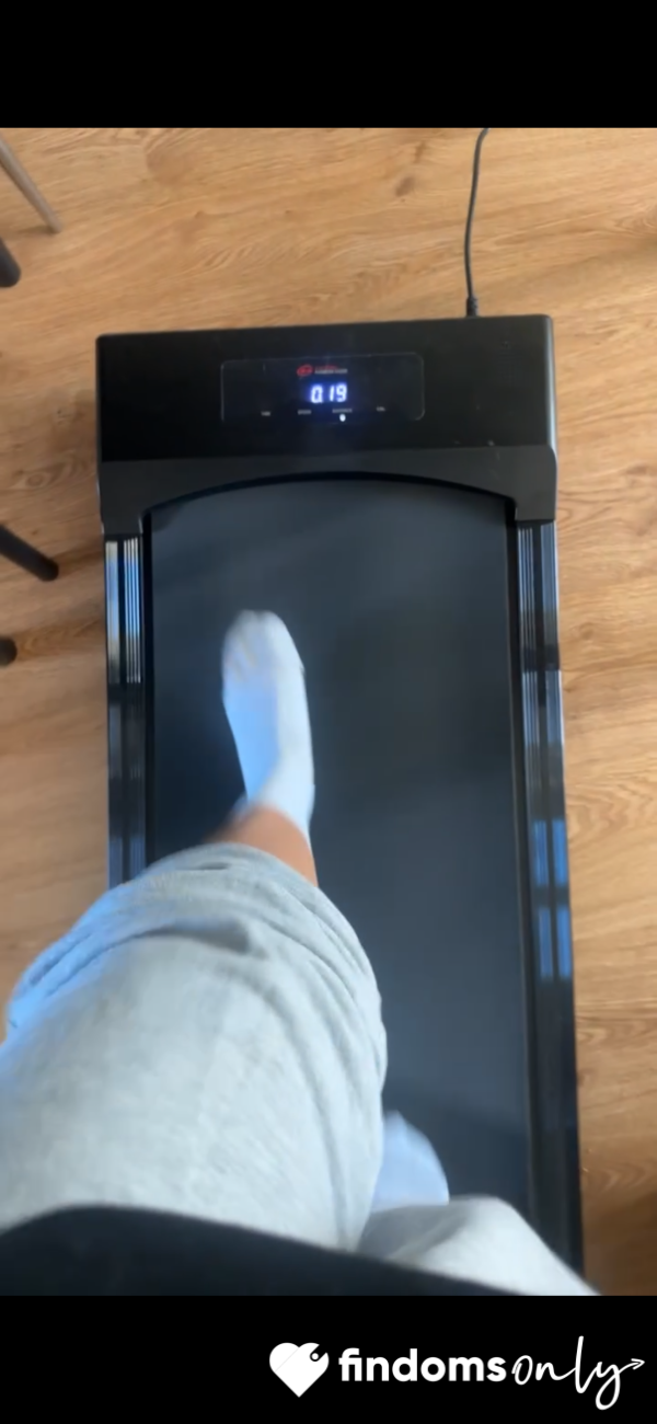 Gymshark Sock Goddess Uses Treadmill Like Your Face. Beg To Taste The Sweat, Wallet
