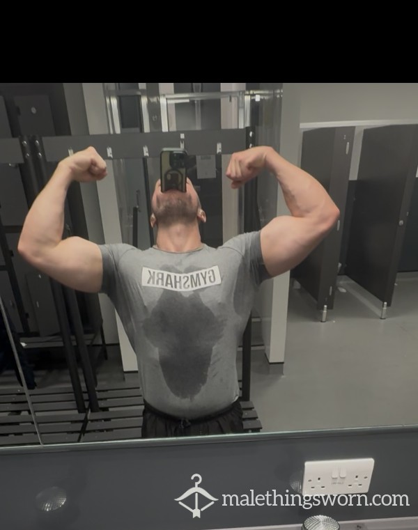 Gymshark Tshirt With Raw Sweat