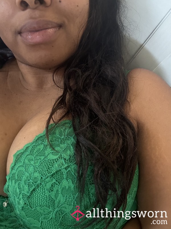 Hairy Armpit Tease 😈