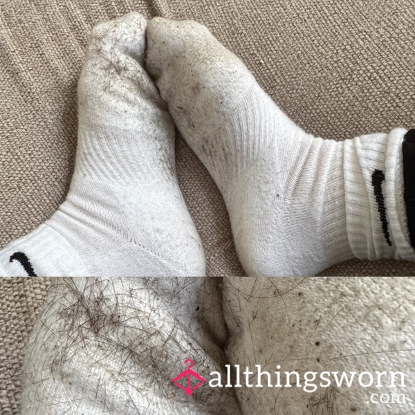 💇‍♀️ Hairy Dirty Nike Socks